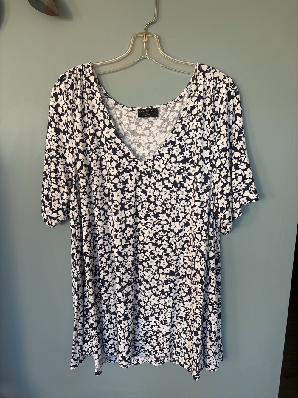 Lane Bryant Navy and White Floral V-Neck Tunic